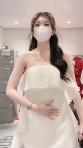 (Tặng kèm quần bí) Váy Trễ Vai Nhung Sen Tầng Sang Chảnh Đầm Suông Trắng Dự Tiệc- Phong Cách Tiểu Thư Có Đệm Ngực