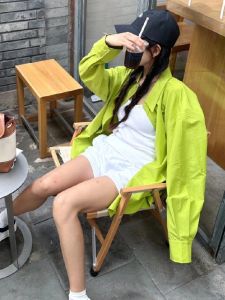 เสื้อเชิ้ตแขนยาวสีเขียวสดใส ทรงหลวม ลำลอง ป้องกันแสงแดด ฤดูใบไม้ร่วง 2025 เสื้อเชิ้ตผู้หญิงสไตล์เกาหลี ผ้าโพลีเอสเตอร์ผสมคอตตอน