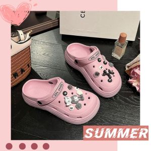 LEAShop มาใหม่👾 รองเท้าแตะแฟชั่น รองเท้าตัวโตมีตัวการ์ตูนติดแบบน่ารักๆงานดีมากแม๊ ใส่แล้วสวยมาให้กั 3สี กันแบบจุกๆต้องรีบกดสั่งเข้ามาเลยจ้าช้าหมดอดนะ🔥