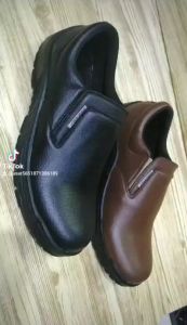 Sepatu Safety Slip On OXLAY Kulit PU Hitam/Coklat Gaya Korea