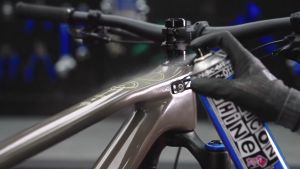 MUC OFF Silicone Shine 500ml for Road Bike MTB Frame Shine Suspension Fork Friction Bike Protection Spray Lubricant