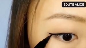 Opaleral อายไลเนอร์ เนื้อลิขวิด เส้นคมชัด เขียนง่าย แห้งเร็ว กันน้ำ ติดทนนาน