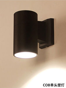 ไฟติดผนังกลางแจ้งแบบ LED ทนทานต่อการกัดกร่อน กันน้ำ ติดตั้งได้หลายที่ ระบายแสงได้สูง สไตล์โมเดิร์น เหมาะสำหรับบ้านพักช่วงวันหยุด