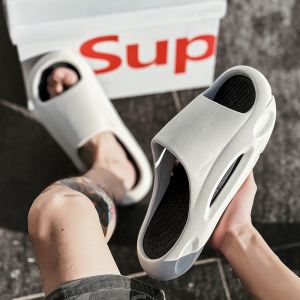 รองเท้าแตะชายหาดแบบสวมสบายสำหรับผู้ชายในช่วงฤดูร้อน รองเท้าแตะกันลื่นสำหรับในห้องน้ำ รองเท้าแตะพื้นยางแบบสวมสบายสำหรับกลางแจ้ง