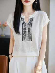 YUEXINYIRONG | Stylish National Elegance V-Neck Knitted T-Shirt with Embroidery