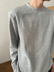 เสื้อยืดแขนยาวทรงหลวมสไตล์อเมริกันสำหรับผู้ชาย ปกป้องไหล่ คอกลม ไม่มีหมวก สีเทา ฤดูใบไม้ร่วง คอกลม ลำลอง เสื้อชั้นใน เสื้อตัวบน