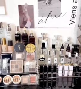 Kệ đựng mỹ phẩm để bàn nhựa trong suốt son môi tủ để đồ trang điểm