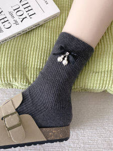 Sweet Butterfly Knot Mid-Calf Socks for Women Pearl Pendant Cotton Socks Autumn Winter New Style Girls Soft Comfortable Stockings