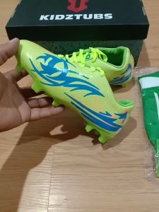 KIDZTUBS Sepatu Sepak Bola Anak Laki Laki Size 28 29 30 31 32 33 34 35 36 37 KDZ1440112424