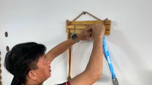 Giá treo huy chươngkệ treo huy chươngtiện dụng cho người chơi thể thao.Khắc theo yêu cầutreo đươc 30 huy chương.