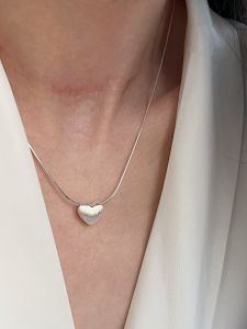 S925 Sterling Silver Matte Snake Bone Necklace Minimalist Design Luxury Sensation Clavicle Chain Heart Shaped Pendant Womens Jewelry