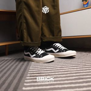 Brick Mansions- Matrix Black White Sepatu Sneakers Casual Pria Wanita