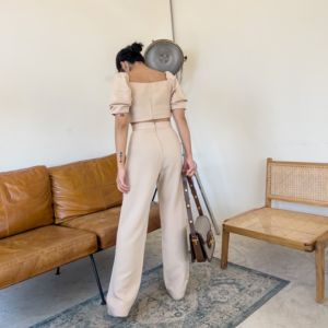 Canwear_Studio ll ( เฉพาะเสื้อ ) Dolly Top เสื้อครอปเปิดไหล่แขนตุ๊กตา เสื้อเปิดไหล่ เสื้อครอป เสื้อแขนตุ๊กตา เสื้อครอปแขนพอง เสื้อครอปสั้น เสื้อครอปเอวลอย ชุดไปคาเฟ่ เสื้อครอปชุดไปเที่ยว