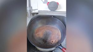 Cast Iron Cleaner Kitchen Rust Pot Pans Cleaning Scrubber Stainless Cast Iron Scrubber with Handle Rust Remover Cleaning Brush