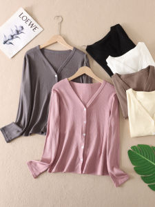 เสื้อยืดผู้หญิงทรงสลิมฟิต คอวี แขนยาว ทรงหลวม ผ้าฝ้ายผสมโพลีเอสเตอร์ ฤดูใบไม้ร่วง 2024 เสื้อคาร์ดิแกนเปิดไหล่