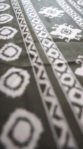 Sorban ARRIYADH Solo Motif TUNISIA Garis kombinasi Print