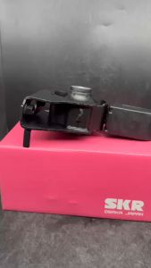 SKR ยางแท่นเครื่องหน้า AT ใต้หม้อน้ำ TOYOTA ALTIS ปี 08-19 เครื่อง 1.6-1.8 ZE14 CVFC เบอร์ SHOENM037