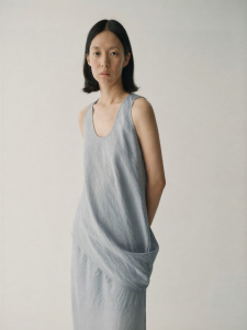 INSIS FEMME | Mulberry Silk U-Neck Slanted Hem Sleeveless Top