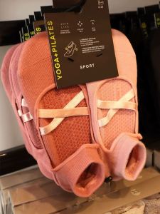 ถุงเท้าโยคะ LULU สำหรับผู้หญิง ถุงเท้าออกกำลังกาย Pilates ระบายอากาศได้ดี ป้องกันการลื่น 2 คู่ในเซ็ต ผ้าฝ้ายแท้