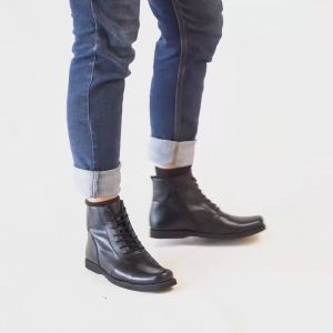 Sepatu Boot Resleting Pria Kulit Casual Dan Semi Formal Model Tali 7 Hole DLY3011