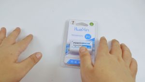 Baterai 9V 300 mAh Bisa dicharge Batu Batre Cas Huaxin Battery Rechargeable\\n\\n Pengenalan Baterai 9V 300 mAh\\n\\n Apa itu Baterai 9V 300 mAh?\\n\\nBaterai 9V 300 mAh adalah baterai yang biasa digunakan untuk perangkat elektronik seperti alat musik, jam tangan, dan peralatan lainnya. Baterai ini memiliki tegangan 9 volt dan kapasitas 300 mAh, yang berarti bahwa baterai ini dapat menyediakan daya selama beberapa jam sebelum perlu diisi ulang atau diganti.\\n\\n Fungsi dan Kelebihan Baterai 9V 300 mAh\\n\\nBaterai 9V 300 mAh memiliki beberapa kelebihan, termasuk:\\n\\n- Daya tahan yang lama: Dengan kapasitas 300 mAh, baterai ini dapat menyediakan daya selama beberapa jam sebelum perlu diisi ulang atau diganti.\\n- Kompatibilitas: Baterai ini kompatibel dengan banyak perangkat elektronik, sehingga Anda tidak perlu khawatir tentang kompatibilitas ketika membeli baterai ini.\\n- Mudah digunakan: Baterai ini mudah dipasang dan dilepas dari perangkat elektronik, sehingga Anda dapat menggunakannya dengan mudah.\\n\\n Cara Menggunakan Baterai 9V 300 mAh\\n\\n Cara Menyimpan dan Merawat Baterai 9V 300 mAh\\n\\nUntuk menjaga kualitas dan umur baterai 9V 300 mAh, ada beberapa hal yang perlu Anda lakukan:\\n\\n- Simpan baterai di tempat yang kering dan dingin.\\n- Jangan menyimpan baterai di tempat yang panas atau lembab.\\n- Jangan biarkan baterai terkena air atau bahan kimia.\\n- Jika baterai tidak digunakan dalam waktu yang lama, lepaskan baterai dari perangkat elektronik.\\n\\n Penggunaan Baterai 9V 300 mAh dalam E-commerce\\n\\nBaterai 9V 300 mAh juga sering digunakan dalam e-commerce, seperti untuk perangkat yang memerlukan daya yang stabil dan tahan lama. Dalam e-commerce, baterai ini dapat digunakan untuk perangkat seperti kamera, lampu, dan perangkat lainnya yang memerlukan daya yang stabil dan tahan lama.\\n\\n Memilih Baterai yang Tepat\\n\\n Perbedaan antara Baterai Casable Huaxin & Baterai 9V 300 mAh\\n\\nAda beberapa perbedaan antara baterai casable Huaxin dan baterai 9V 300 mAh. Beberapa perbedaan tersebut meliputi:\\n\\n- Kapasitas: Baterai casable Huaxin memiliki kapasitas yang lebih tinggi dibandingkan dengan baterai 9V 300 mAh.\\n- Umur: Baterai casable Huaxin memiliki umur yang lebih panjang dibandingkan dengan baterai 9V 300 mAh.\\n- Harga: Baterai casable Huaxin biasanya lebih mahal dibandingkan dengan baterai 9V 300 mAh.\\n\\n Tips Memilih Baterai Rechargeable yang Tepat\\n\\nJika Anda mencari baterai rechargeable yang tepat, ada beberapa hal yang perlu Anda pertimbangkan:\\n\\n- Kapasitas: Pilih baterai dengan kapasitas yang sesuai dengan kebutuhan Anda.\\n- Umur: Pilih baterai dengan umur yang panjang untuk menghemat biaya penggantian baterai.\\n- Harga: Pertimbangkan harga baterai sebelum membelinya.\\n- Kualitas: Pilih baterai dengan kualitas yang baik untuk mendapatkan performa terbaik.\n}