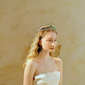 Queen Pageant Crown & Elegant Tiara Crown: A Guide to Crystal Handbands & Birthday Party Accessories