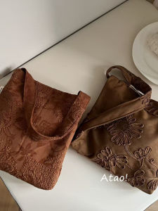 Retro Embroidered Canvas Handbag Womens New Chinese Style Tote Bag Commuter Casual Handheld Bag Soft Magnetic Buckle Closure