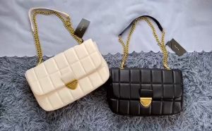 Túi Pe.dr0 Trần Ô Da Mịn Xích Đặc Nặng Tay Sang Trọng Size 40cm (Auth Tuồn)