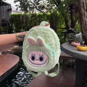 กระเป๋าเป้สำหรับเด็ก Labubu ขนนุ่ม ขนาด 10 นิ้ว