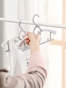 (Bear) 1 Pcs Kids Extendable Adjustable Anti-skid Adult Hanger Baby Clothes Hanging Plastic Telescopic Rack Stackable