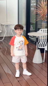 Set bộ cotton Hươu vui vẻ sắc màu cho bé trai và quần short đùi kaki szie 1đến 7tuổi BERNIE H0725B64