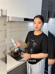 Anti Scalding Clip Heat Resistant Kitchen Tongs Silicone Handle Non Slip Gripper Whale Shape Bowl Clip Kitchen Gadget