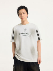 เสื้อยืดคอกลมแขนสั้นผ้าฝ้ายแท้สไตล์วินเทจสำหรับผู้ชาย BONELESS ทรงหลวม ดีไซน์ผูกโบว์ ดีไซน์พิมพ์ลายสีสันสดใส