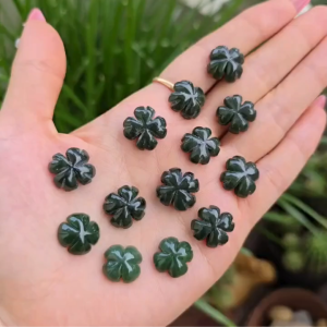 Q2519 Charm cỏ 4 lá Thạch Anh Tóc Xanh Đen hàng tuyển trong vắt sẵn lỗ 2li 2 mẫu: tóc vừa & dày tóc - Phong Thủy TUDO