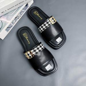 Sandal Platform Wanita Kekinian Sendal Cewek Terbaru Model Selop Desain Elegan