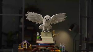 LEGO Harry Potter Hogwarts Icons - Collectors Edition 76391 (3010 Pieces)