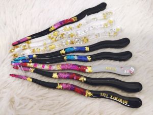Customizable resin HanaQu Quran reading pointer with gold flakes three colors: black with pink black with blue and clear with gold. Suitable as a gift or souvenir.