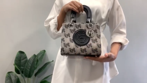 Tas Selempang Wanita / Handbag Wanita / SlingBag Handbag LK Model Baru TGJ065