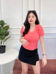 เสื้อยืด คอยูเว้าลึก ผ้าขนนุ่มนิ่ม สูงสำหรับสาวอวบใส ยืดตามตัว ราคาลึก ใส่ได้ทุกลุค รุ่น บางตา