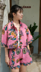Ramina Set ชุดเซ็ตเสื้อครอปกางเกงขาสั้น