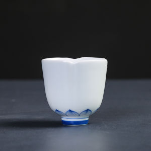 Hand-painted Retro Petal-shaped Tea Cup