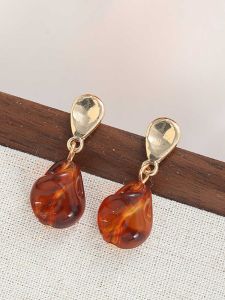 New Chinese Style Earrings Women Amber Rectangular Resin Stud Earrings French Style Elegance Accessible Luxury Eardrops Earrings 2024 New Arrival