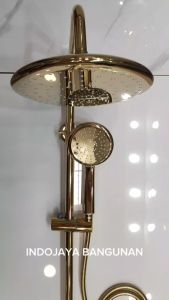 Desain Elite: Shower Tiang Kuningan & Aksesoris Kamar Mandi