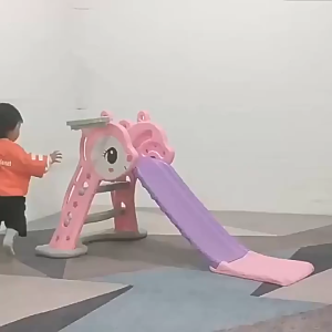 Foldable Kids Slide Toddler Baby Indoor Freestanding Slide Safety Non-Slip Anti-Tip Easy Assemble Space Saving Home Playground Toy For 1-6 Years Old Boys Girls Gift