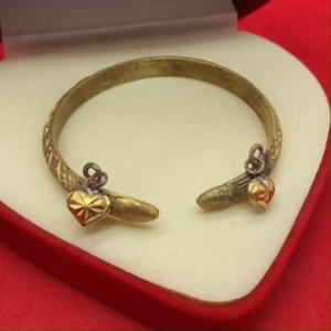 กำไลซีทองเหลืองห้อยจี้หัวใจตัดลาย ฟรีไซส์ ใส่ในชีวิตประจำวันได้