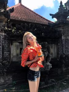 เสื้อเชิ้ตลายสก็อตสีส้มหลวมๆ สำหรับผู้หญิง แขนยาวป้องกันแสงแดด ฤดูใบไม้ผลิและฤดูร้อน 2025 สไตล์เกาหลี เสื้อคลุมกันหนาวแบบลำลอง