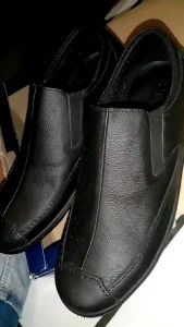 Sepatu Casual Pria Hitam MD101: Keunggulan & Fungsi