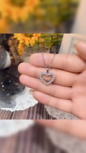 Huitan Bling Bling Princess Heart Pendant Necklace Silver Color Romantic Wedding Engagement Necklaces Trendy Jewelry for Women