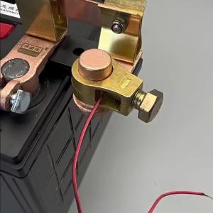 Công tắc ngắt kết nối bình ắc quy 12V 24V cho xe hơi xe máy kiểu cầu dao chất liệu hợp kim thép mạ đồng chất - SHOPE