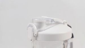 Portable blender Electric fruit juicer 600ml tumbler ice crush with 4 Blades 24 Oz Mini Blender Juice Cup USB Charging